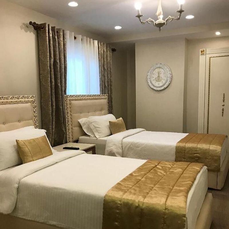 Empire Hotel 25/50