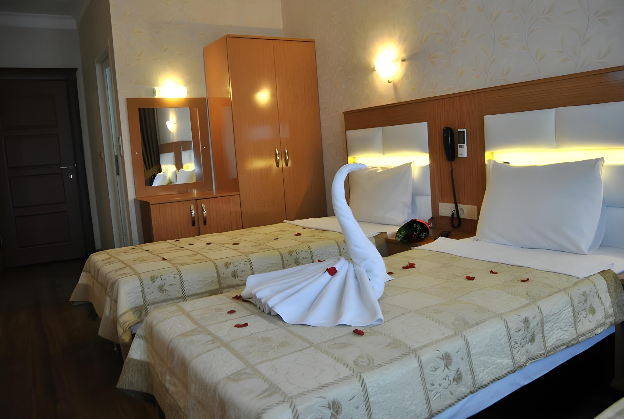Standard, Twin Beds