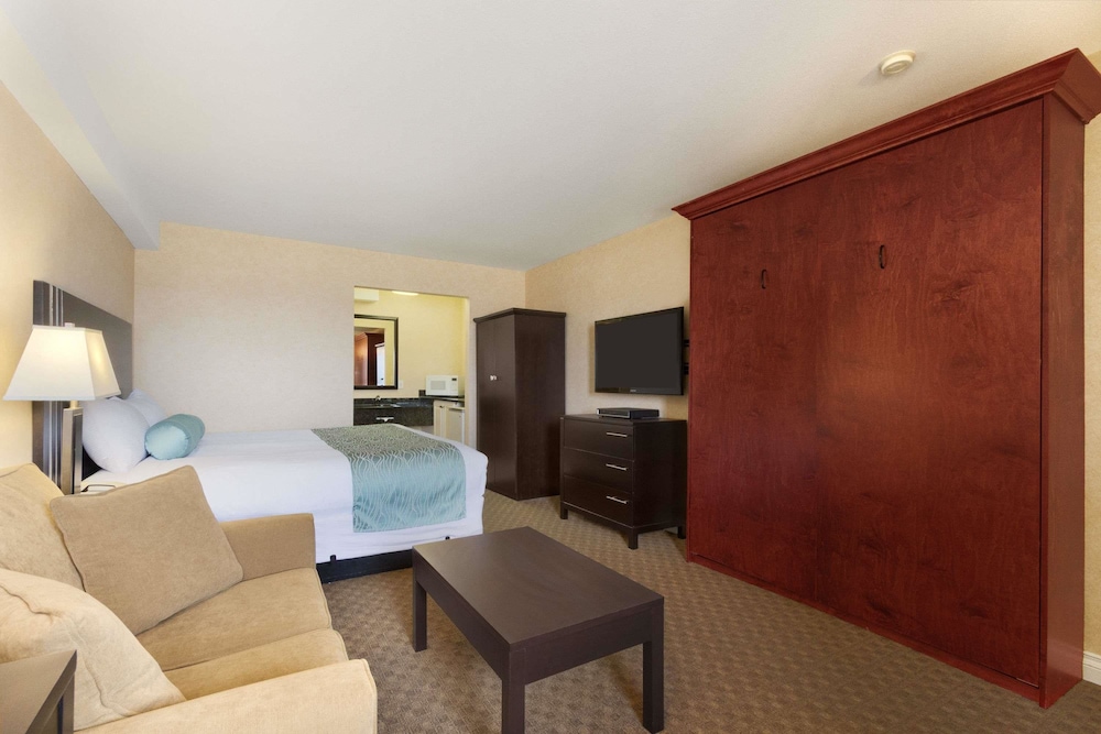 Travelodge By Wyndham Kamloops Mountview 30/69