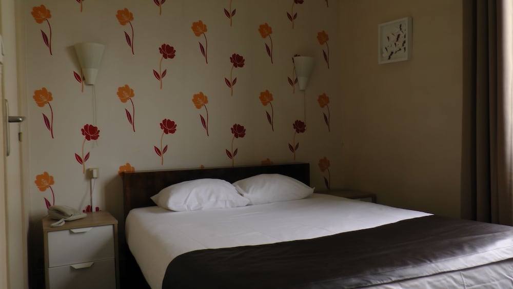 L Univers Hotel 17/41