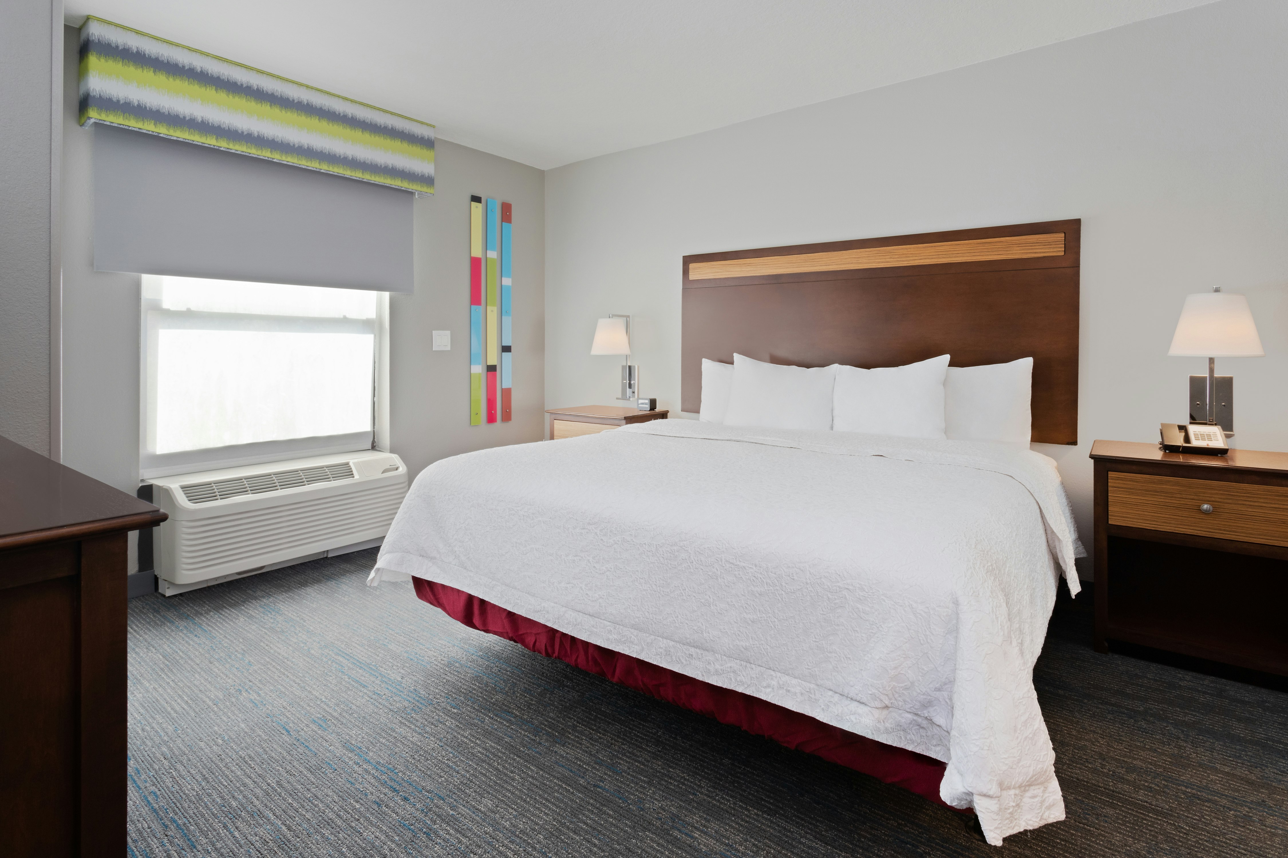 SUITE, KING BED, ACCESSIBLE