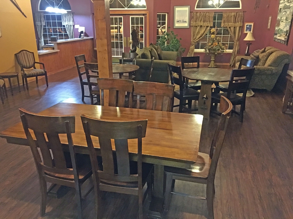 FAIRBRIDGE INN & SUITES KELLOGG 43/48