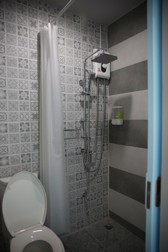 Latima Boutique Hostel 50/56