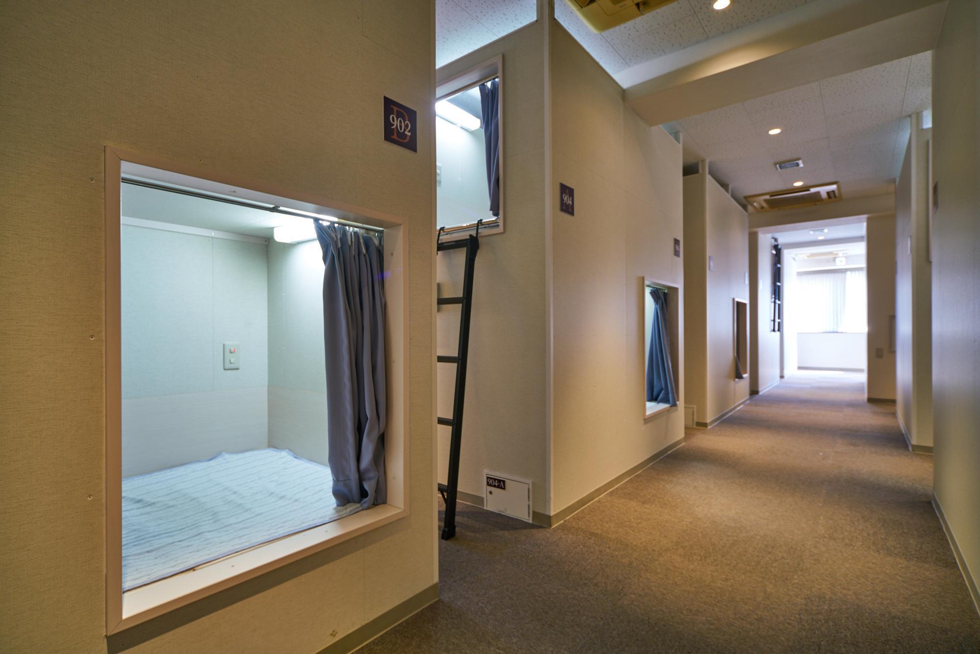 Capsule, Male Dorm