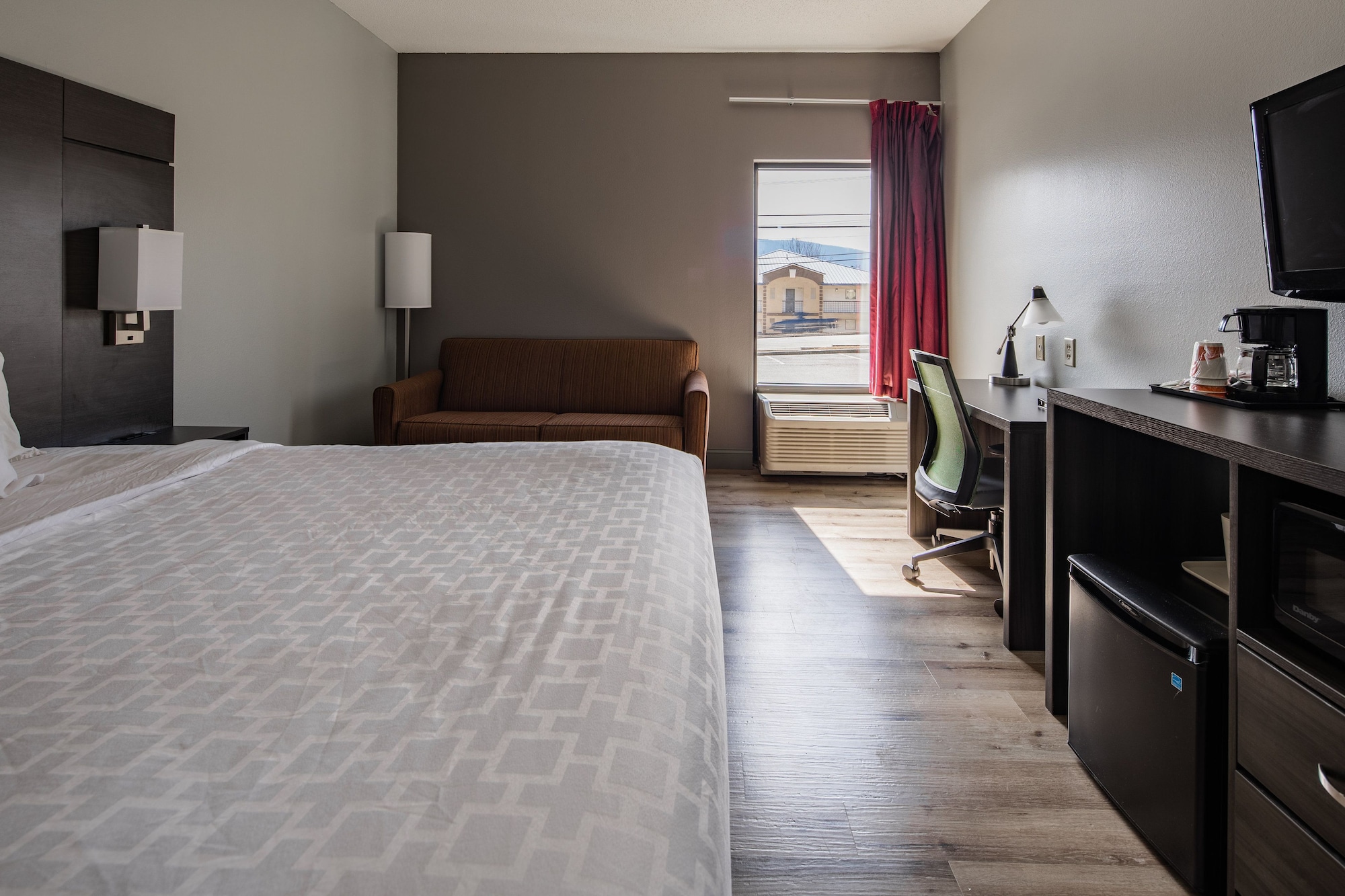 ROOM, KING BED