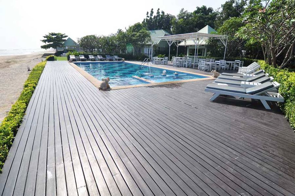Sea Sky Beach Resort 36/45