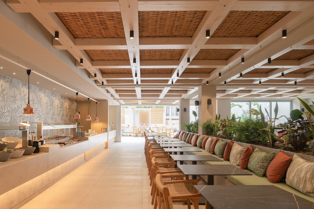 Sergios Hotel 39/63