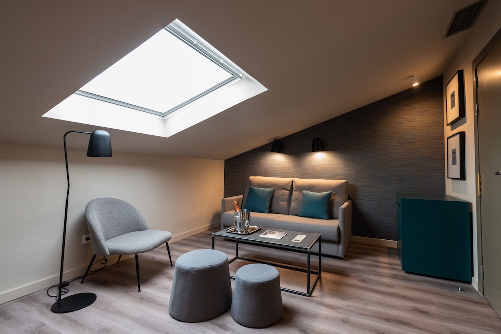 Atenea Rekord Suites 33/50