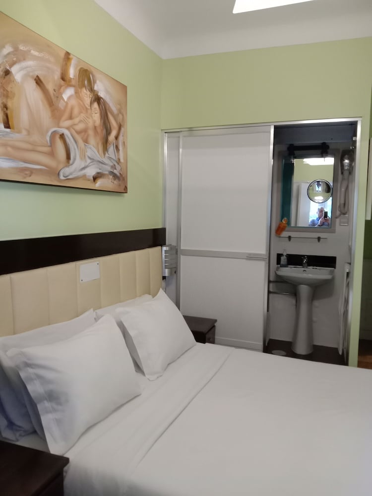 RESIDENCIAL FARIA GUIMARAES 10/68