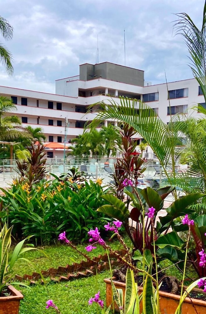 Hotel Del Llano 57/64
