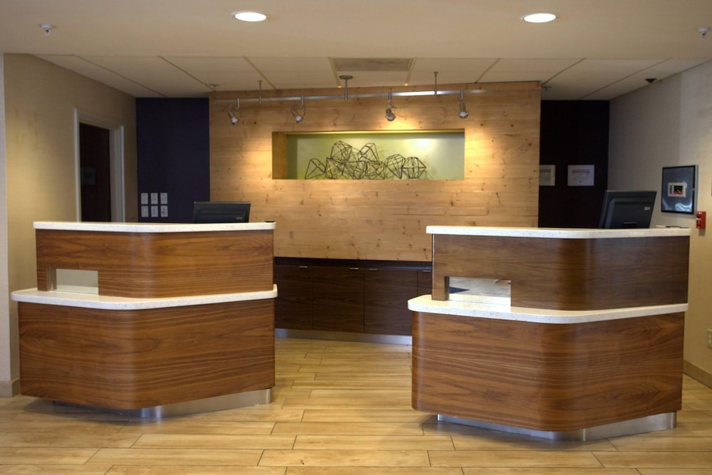 Lobby at Courtyard by Marriott Atlanta Northlake, Tucker