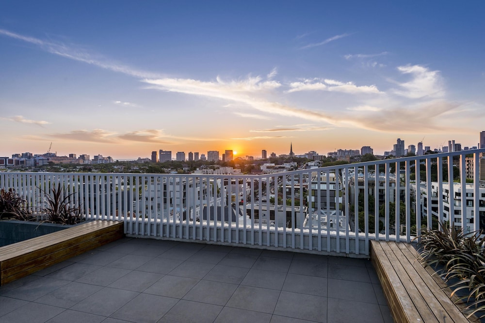 Oaks Melbourne South Yarra Suites 37/44