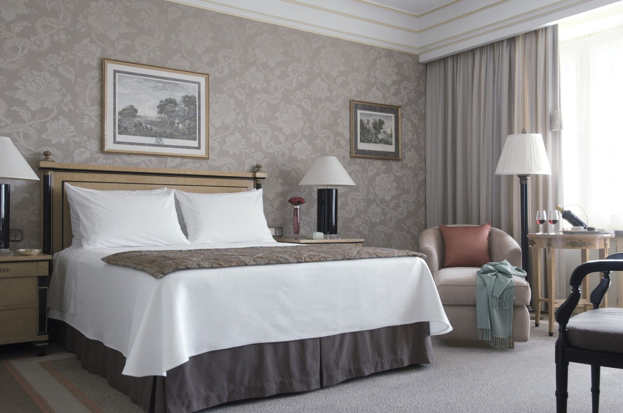SUPERIOR, TWIN BEDS, CITY VIEW