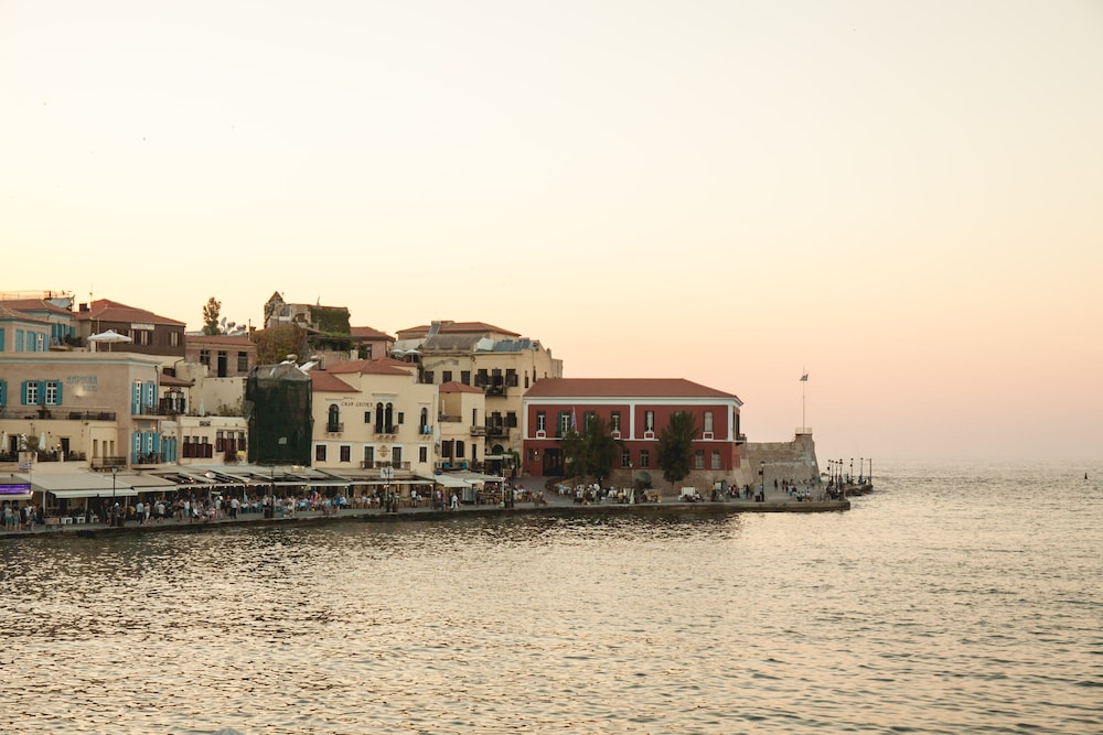 Chania Inn 34/46