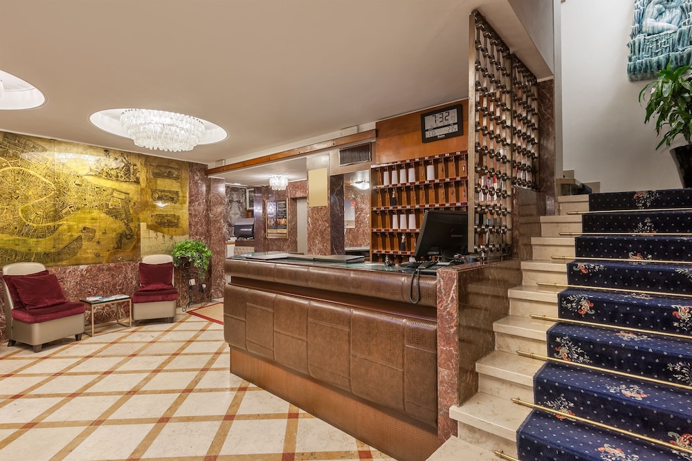 Hotel Montecarlo 8/50
