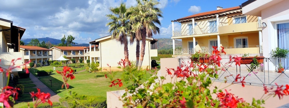 NICOTERA BEACH VILLAGE 61/66