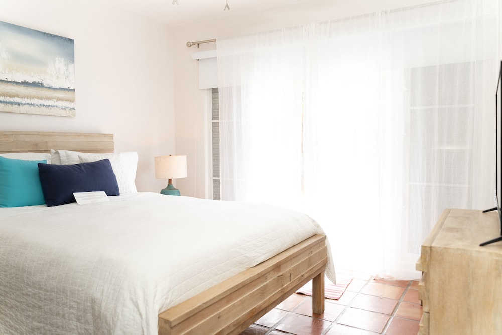 Villa Montana Beach Resort 20/75