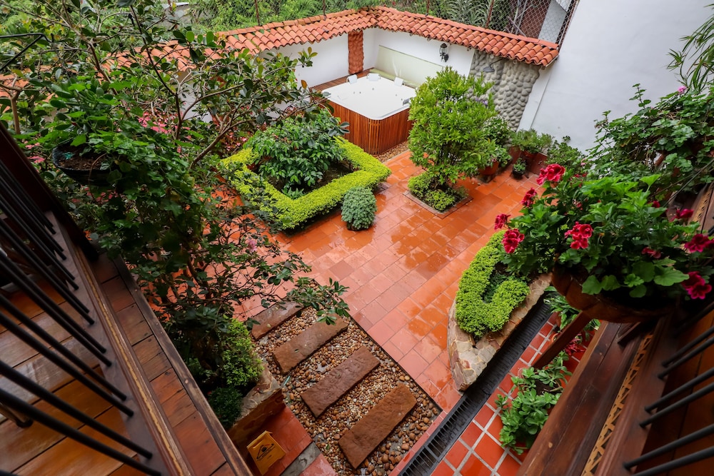 Casa Lola Hotel Boutique 56/59