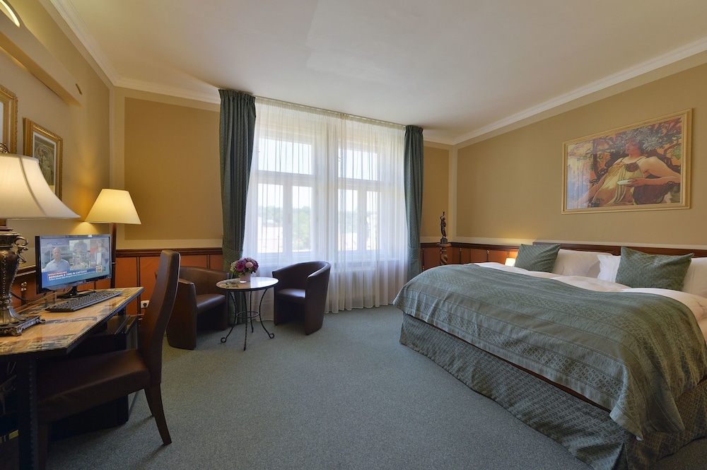 HASTAL HOTEL 14/42