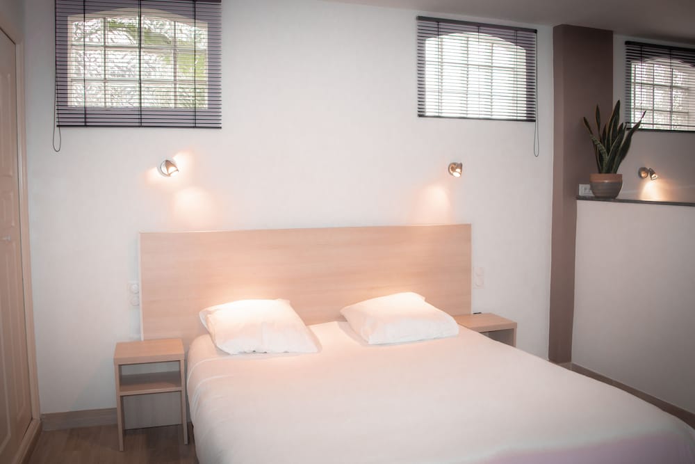 Hôtel Reine D'Azur 13/50