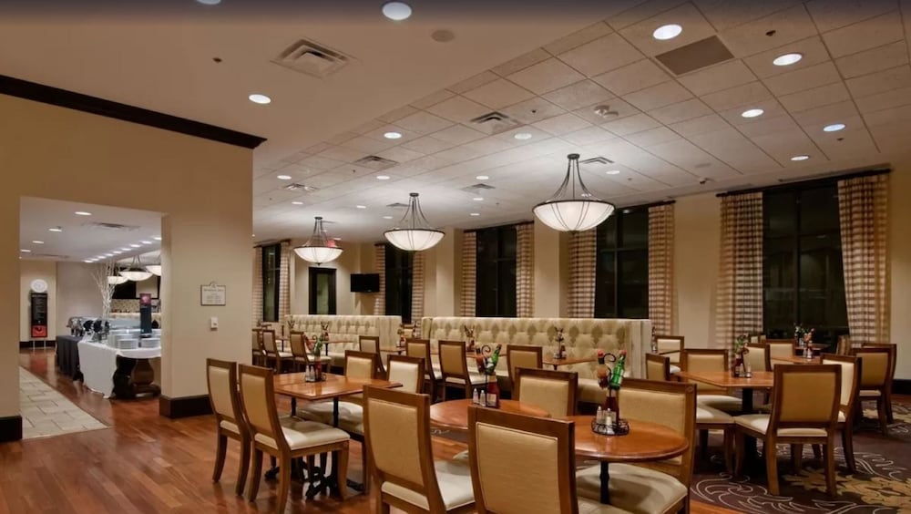 Embassy Suites By Hilton San Antonio Riverwalk Downtown 44/70