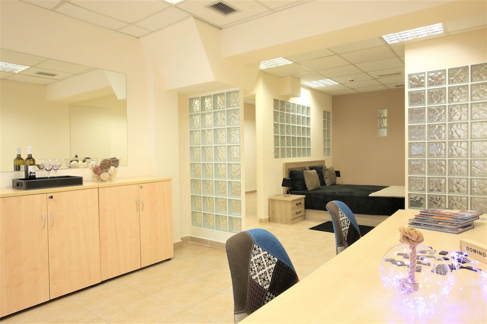 GK Airport Suites 31/49