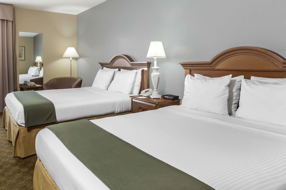 Days Inn by Wyndham Selma 6/18