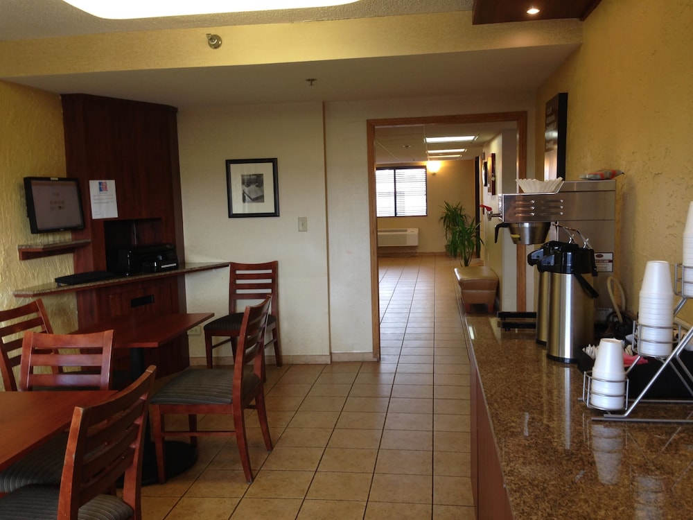 Motel6 Elk Grove Village, IL 33/44