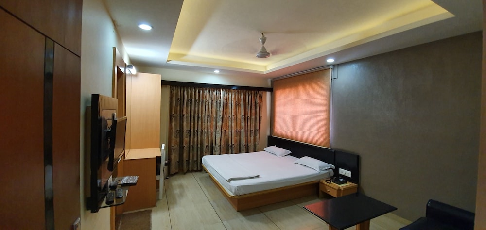 HOTEL AMBASSADOR 13/22