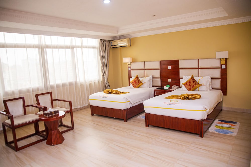 Tiffany Diamond Hotel Indira Gandhi Street 26/71