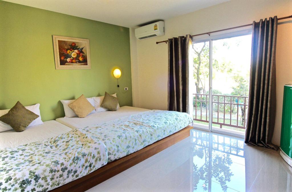 Family, 1 Double and 1 Single Bed