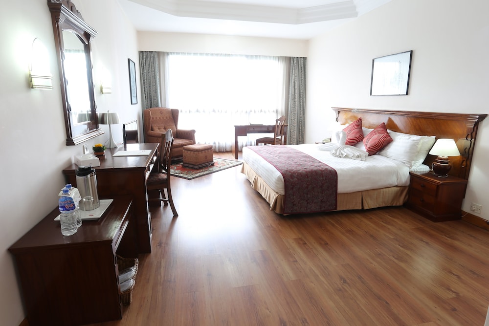 Pokhara Grande 31/80