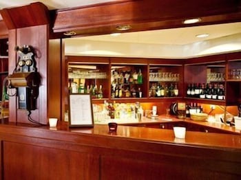 Ta Inn Hotel 18/24