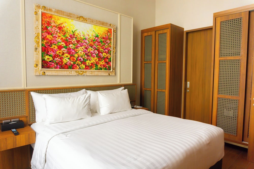 Trembesi Hotel BSD 10/50