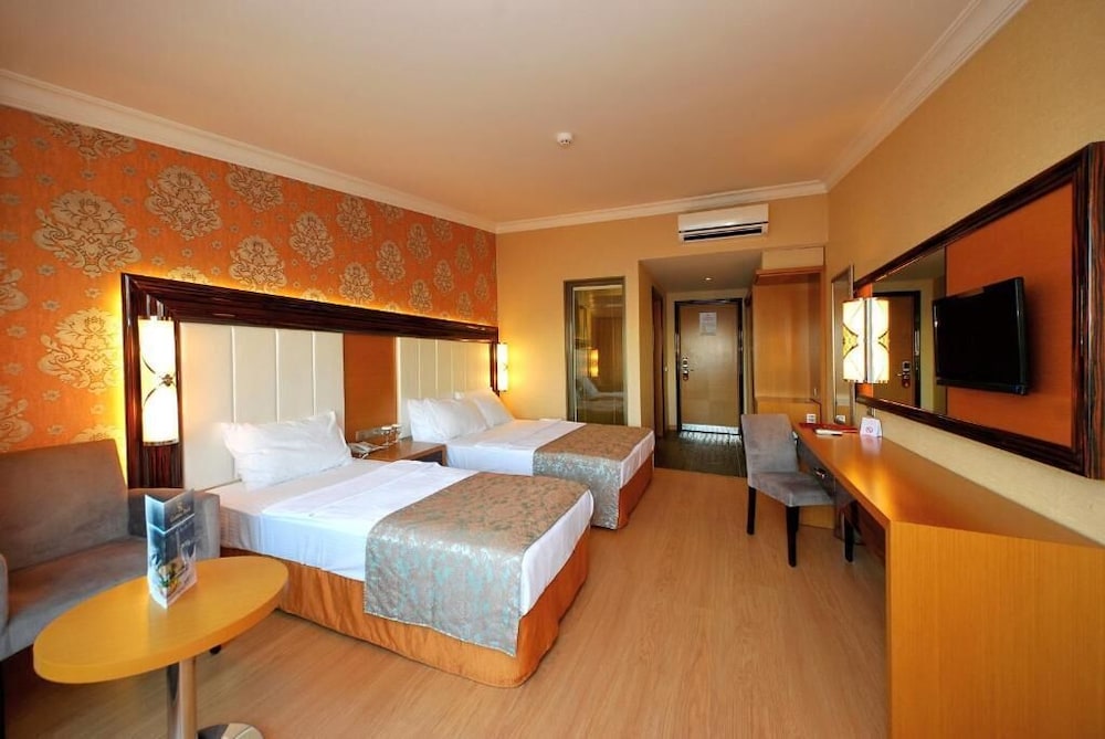 Golden Rock Beach Hotel 5/24