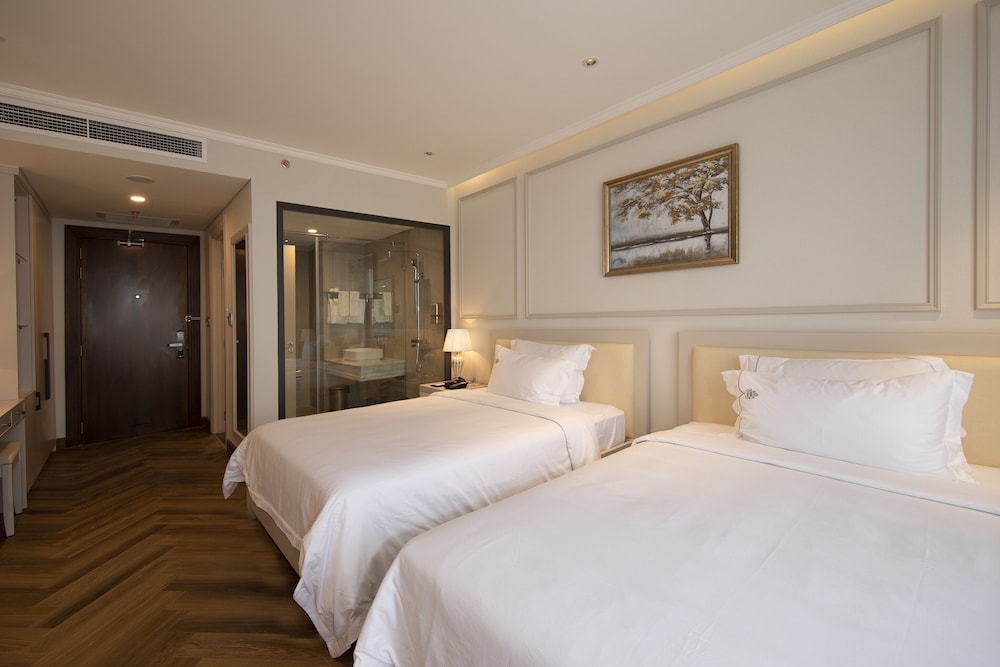 Deluxe, 2 Double Beds, City View