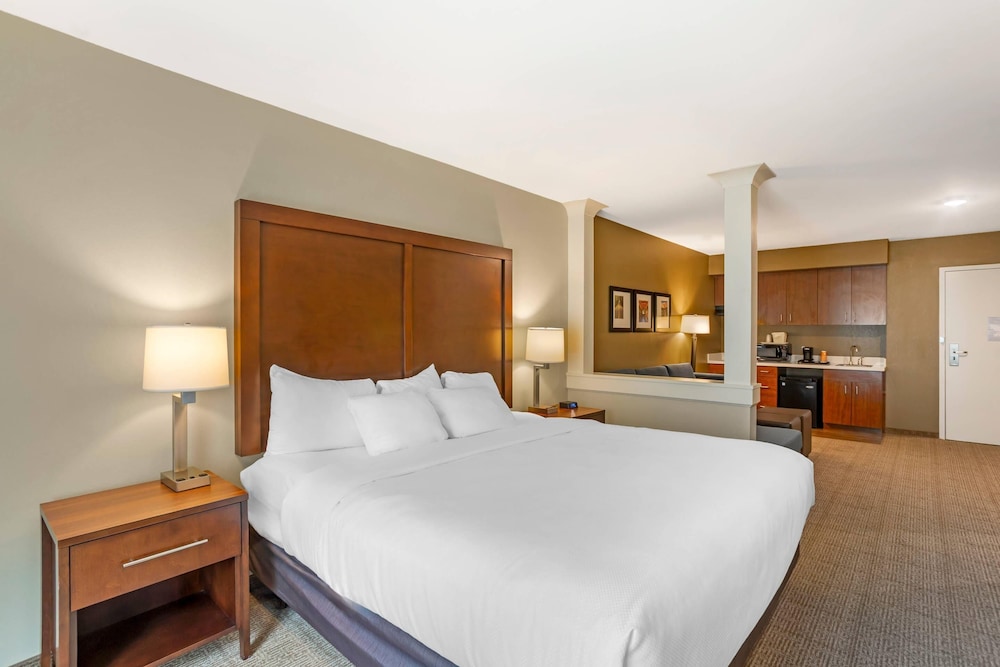 Efficiency, Suite, King Bed, Accessible، Comfort Inn & Suites Gap Amish Country 2/6