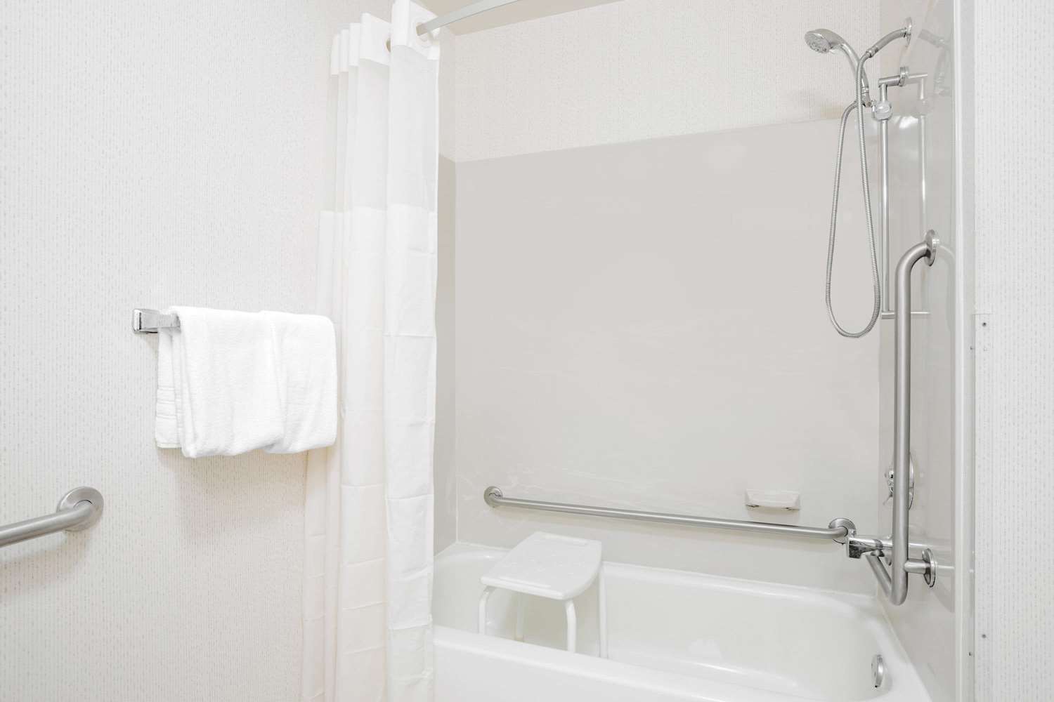 Days Inn by Wyndham Greenville SC 23/23