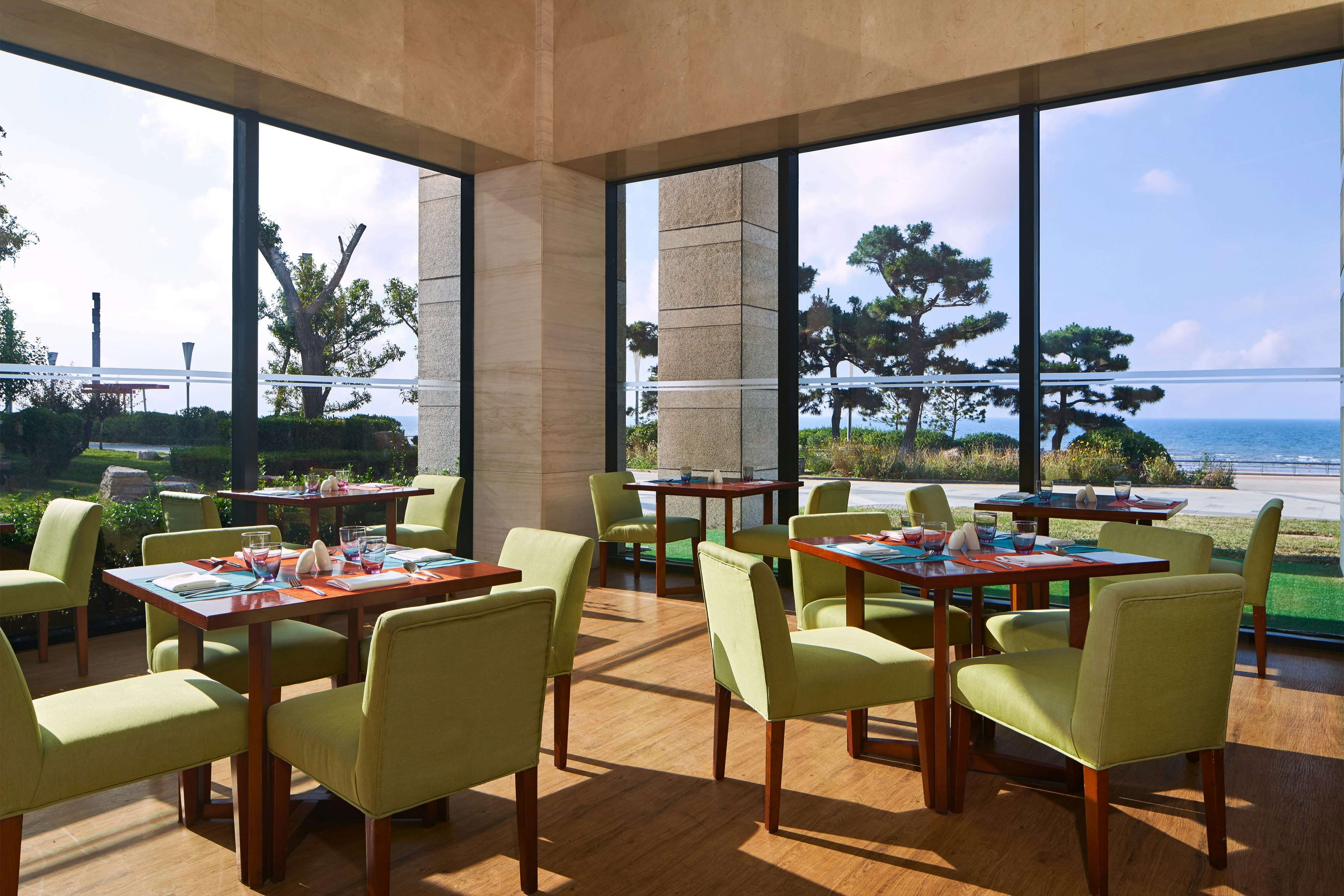 Sheraton Yantai Golden Beach Resort 9/16