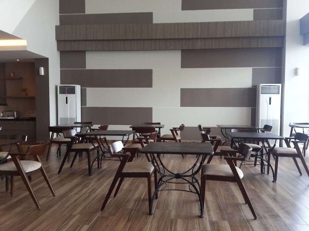 Hotel 88 ITC Fatmawati 36/42