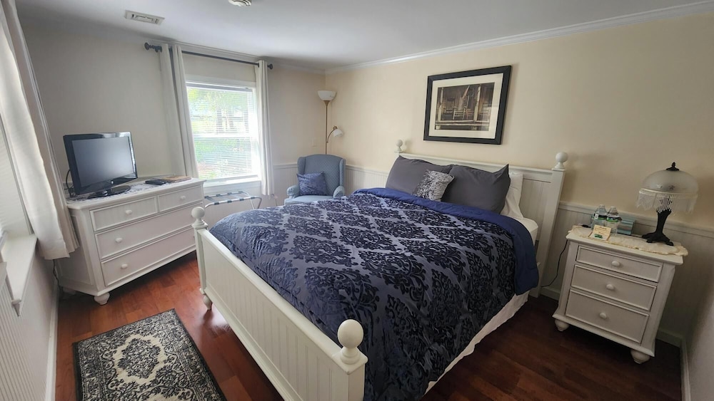 Greystone Manor Inn B&B 8/32