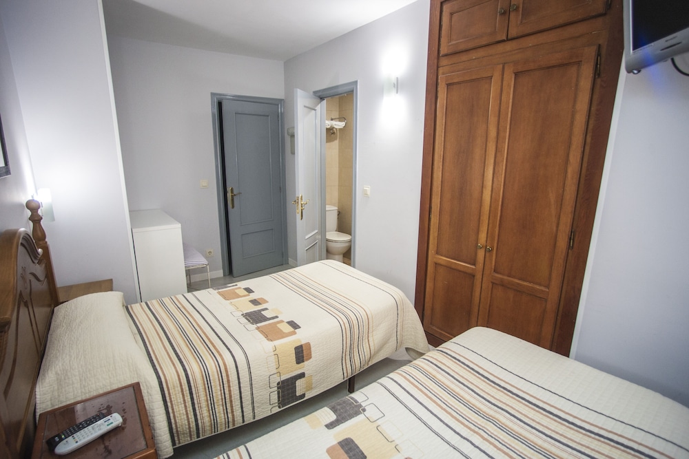 Hostal Santa Barbara 6/18