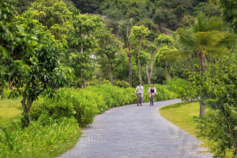 Angsana Quan Lan Ha Long Bay 39/48