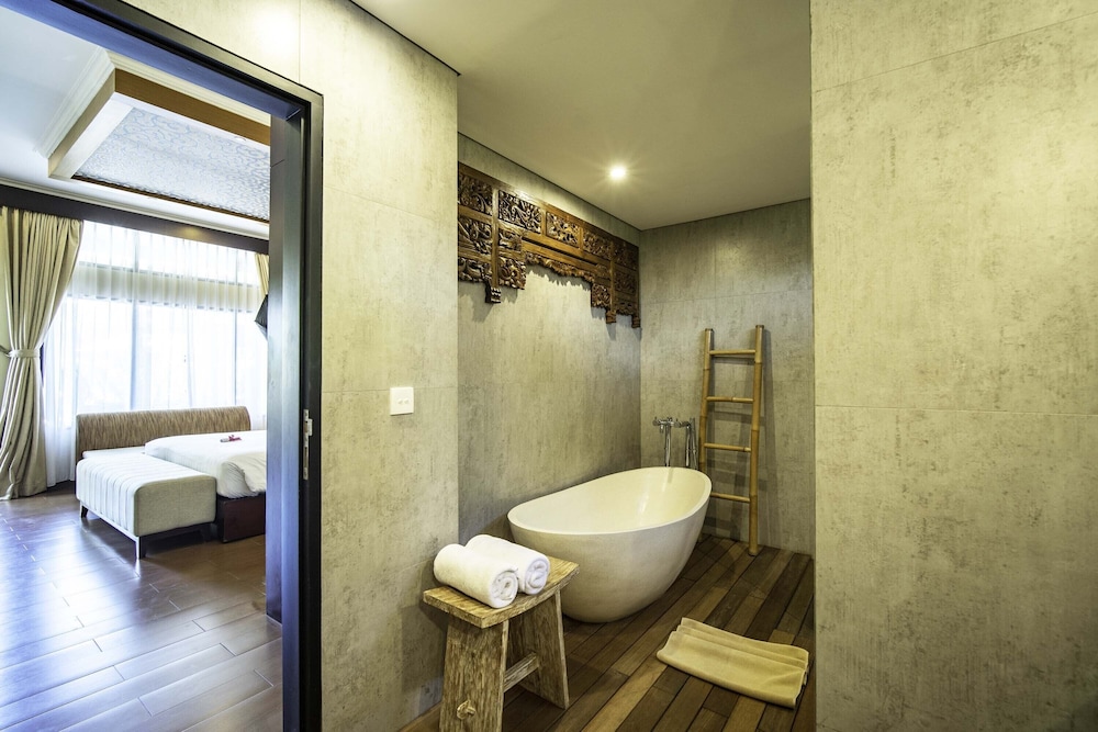 Natya Hotel Tanah Lot 15/78