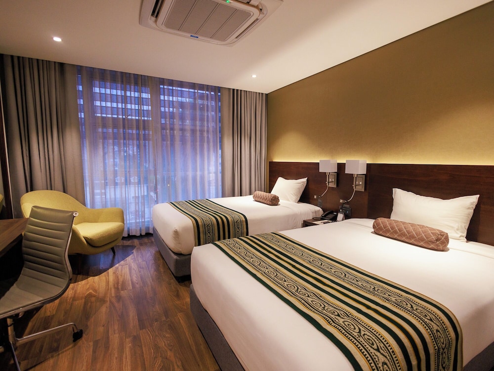 Hotel Rennova 21/70