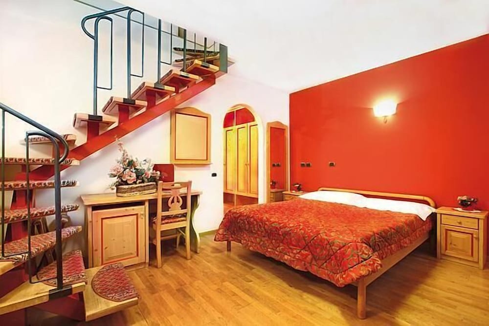 HOTEL IL CAMINETTO 11/44