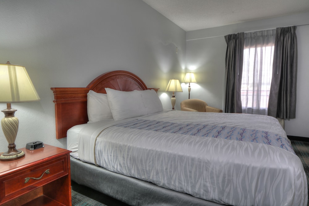 The Wayback Pigeon Forge A Tribute Portfolio Hotel 16/50