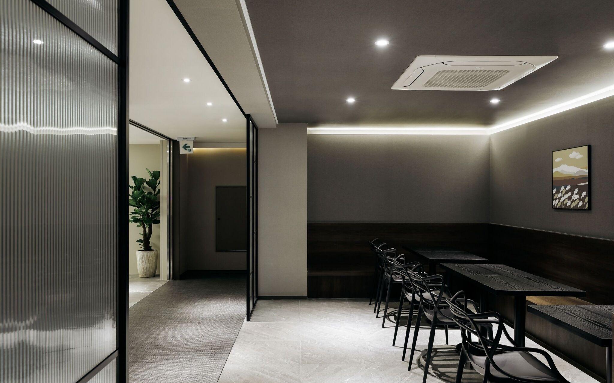 Queen Town Hotel 26/33