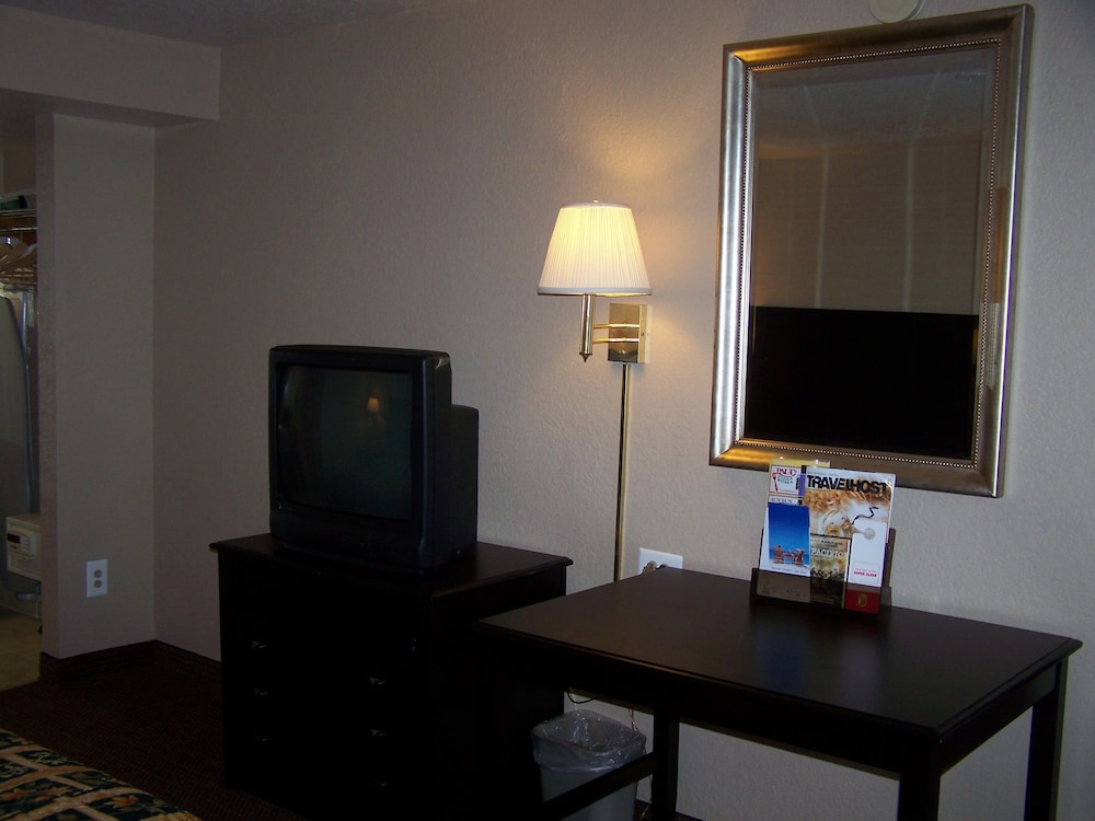 Super 8 By Wyndham San Antonio Downtown/Alamo 33/40
