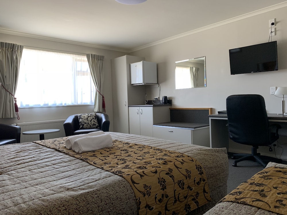 High Peaks Hotel 22/63
